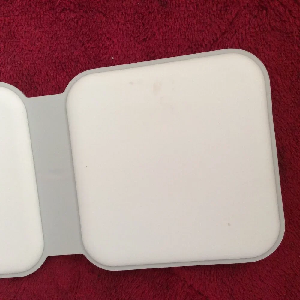 UCOMX Nano 3-N-1 Wireless Charger for Apple Devices